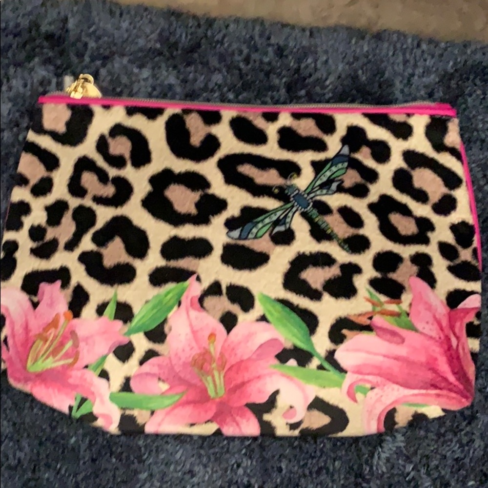 Estée Lauder cosmetics bag